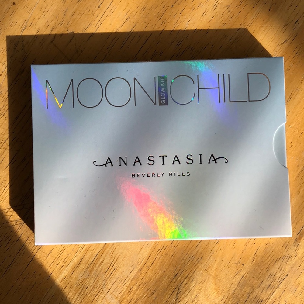 Anastasia Beverly Hills Moon Chid Glow Kit